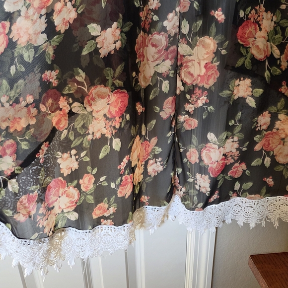 La Hearts Floral Lace-Trim Kimono Robe - Picture 2 of 6